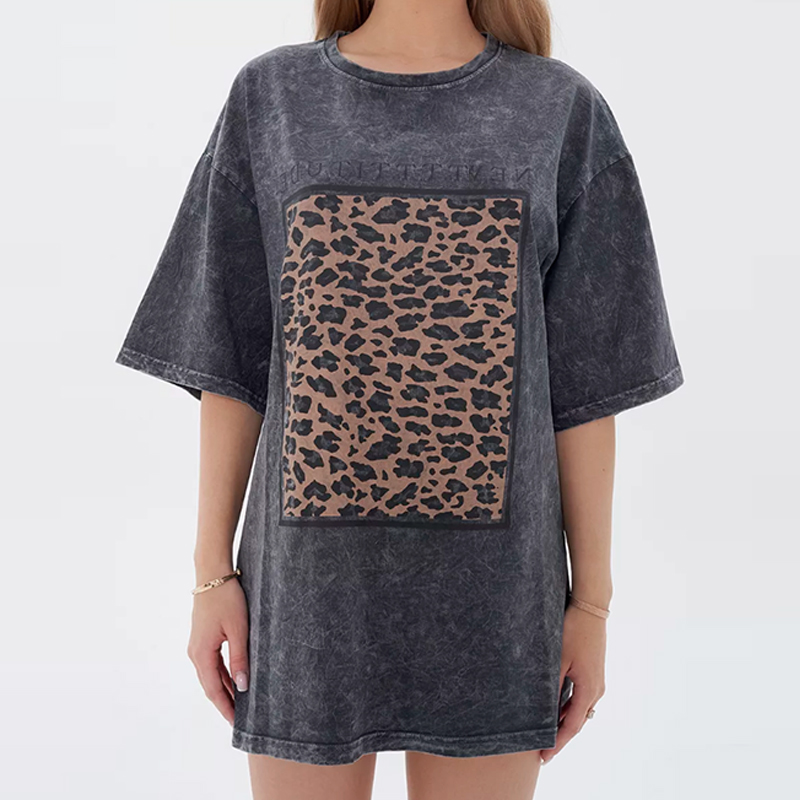choose hongfeng for women’s oversized t shirt featuring a stylish old leopard print design.